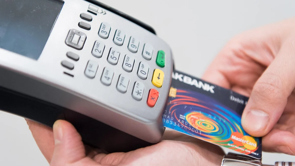 Pago con tarjeta en un datáfono